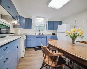 Country Setting & Views - Garage Parking - Fast Wifi - Jackson - Kitchen