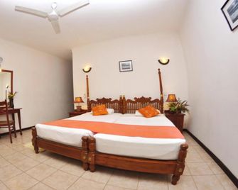 Royal Beach Resort - Induruwa - Schlafzimmer