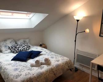 Studio La Belle Vie - Suresnes - Bedroom