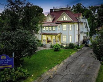 Marmora and Lake Inn - Marmora - Building