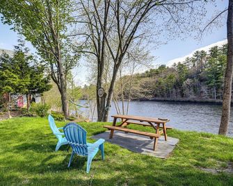Near Trails! Riverside 2-unit Combo in Franklin - Franklin - Patio