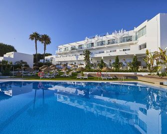 Fergus Conil Park - קוניל דה לה פרונטרה - בריכה