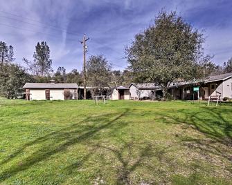 Cozy Home with Patio Near Yosemite National Park! - Mariposa - Outdoor view