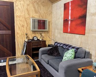 Waiora la grange cottage - Otaki - Living room