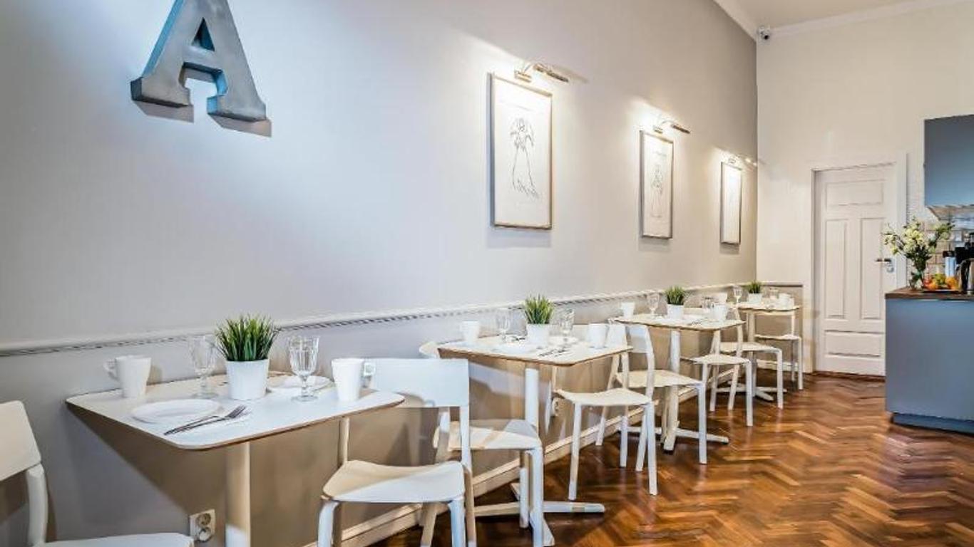 Angel House Aparthotel