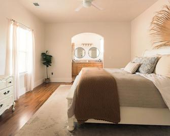 Charming home walking distance from downtown Kanab, w/King Suite - Kanab - Chambre