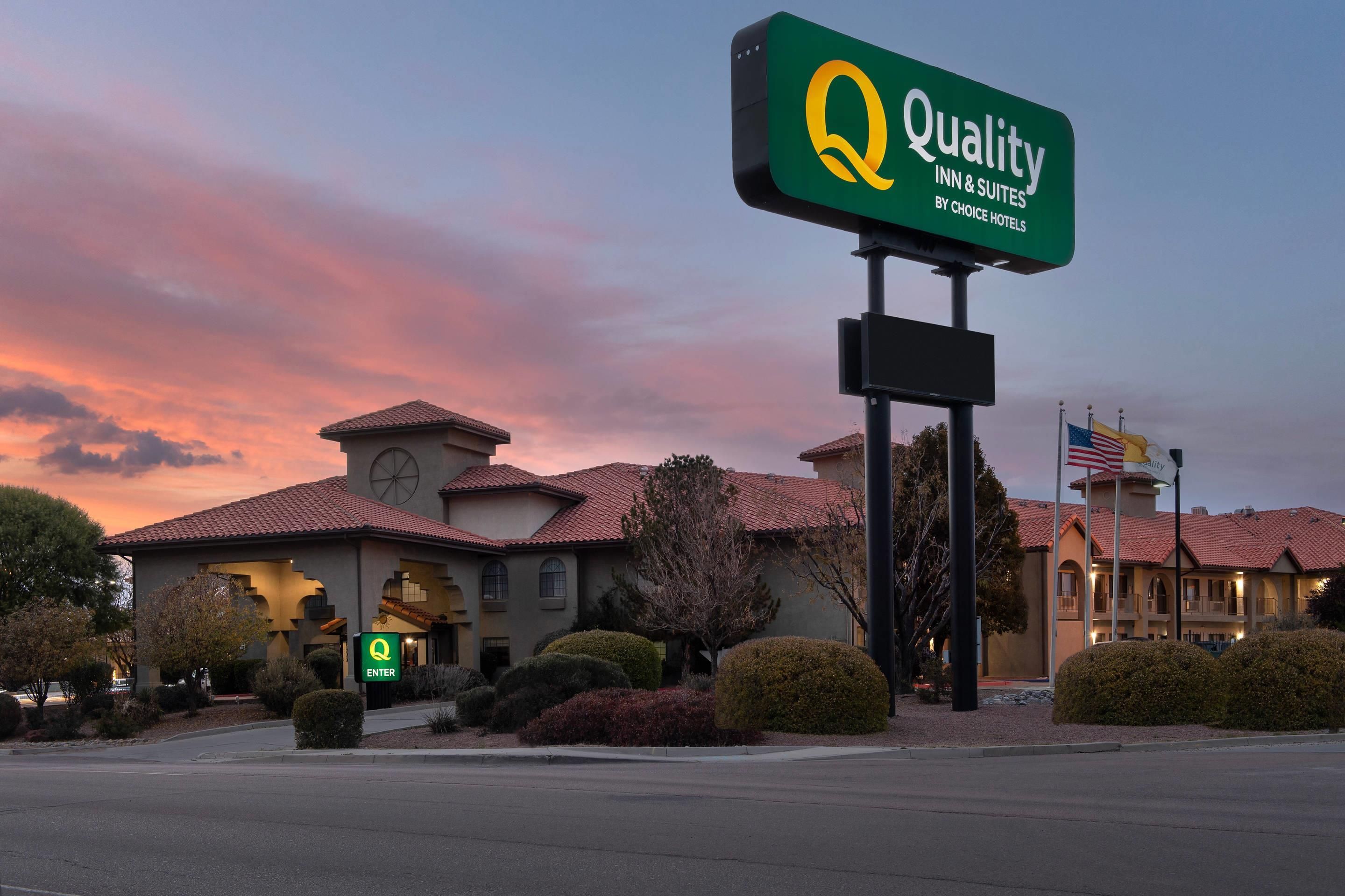 Quality Inn and Suites Gallup I-40 Exit 20 - גאלופ - בניין