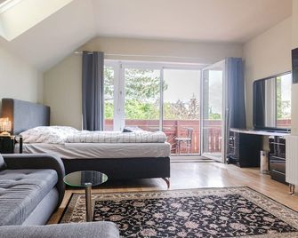 سبيتشيوس هوم آند جاردن فري باركينج - فيينا - غرفة نوم