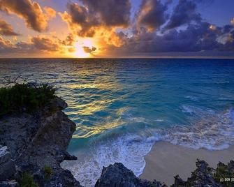 Luxury, spacious, well equipped 2 bedroom Caribbean farmhouse near Oistins - Silver Sands - Beach