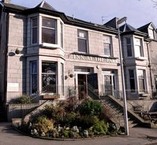 Inn At The Park Hotel