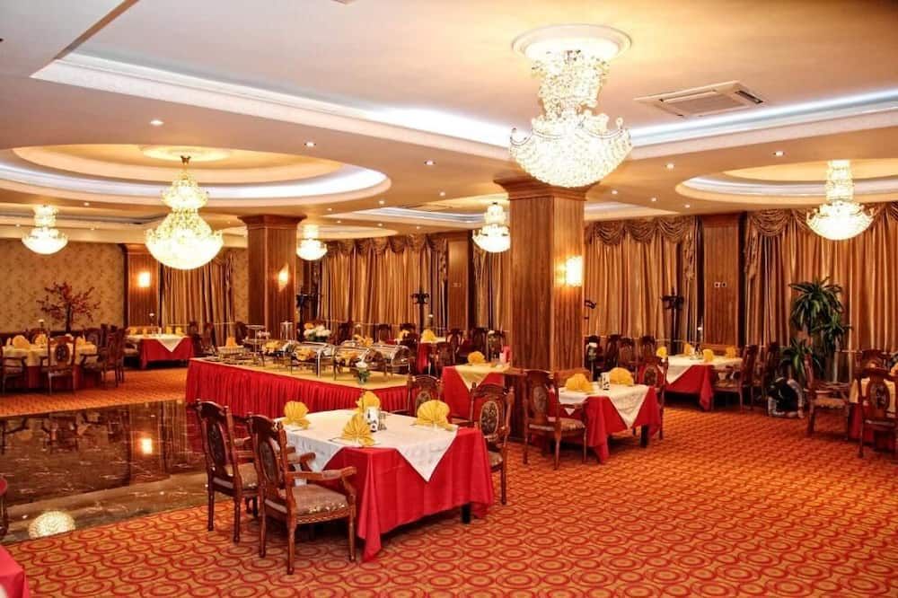 فندق يو بي سيتي - أولانباتار - مطعم