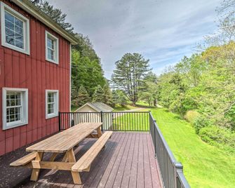 The Millersburg Mountain House Getaway with Gazebo! - Millersburg