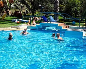 Lycasti Maisonettes - Chania Town - Bể bơi