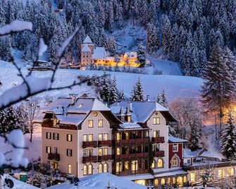 Grand Hotel Wolkenstein - Selva di Val Gardena - Building