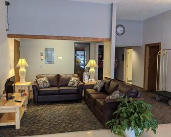 Northern Lights Inn - Park Falls - Living room