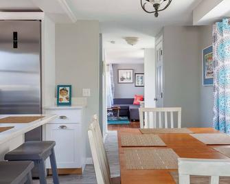 Sherman Cottage on the Beach - Block Island - Dining room