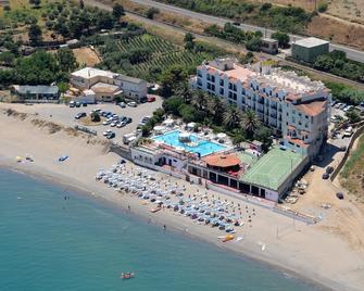 Hotel Club Costa Elisabeth - Cirò Marina - Beach