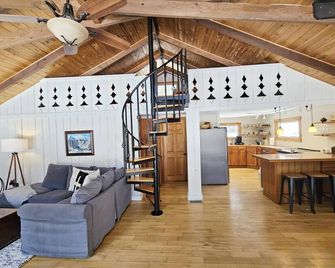 Vintage Vibes Haven in Stowe, Records & Firepit! - Stowe - Salon