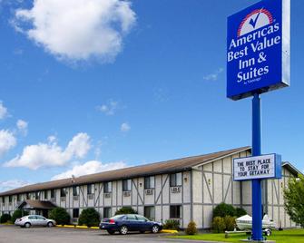 Americas Best Value Inn & Suites International Falls - International Falls - Gebäude