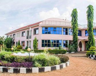 Gracious Palace Hotel - Lira - Building