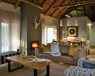 Garden Route Safari Camp - Mossel Bay - Wohnzimmer