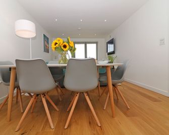 Saltwater - Newquay - Dining room