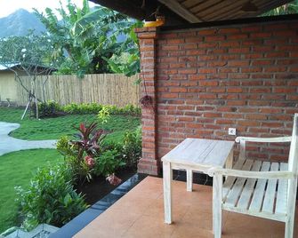 Krisna Homestay - Gerokgak - Patio