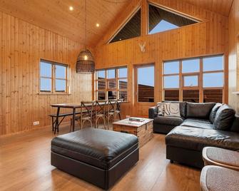 Ocean Break Cabins - Sandgerdi - Wohnzimmer