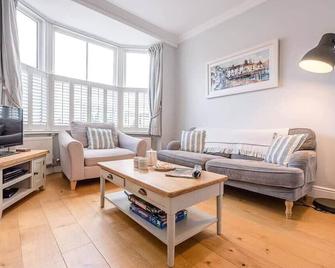 Pelican Cottage, Aldeburgh - Aldeburgh - Living room
