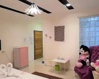 Hi-So Resort Hotel - Lop Buri