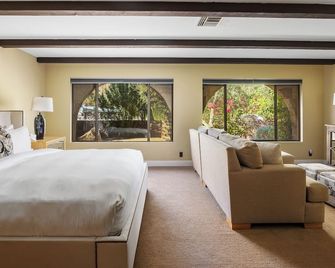 Incredible Old Las Palmas location, a 4000 Sq Ft Beautiful home - بالم سبرينغس - غرفة نوم