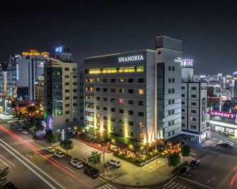 Shangria Beach Tourist Hotel - Mokpo - Building