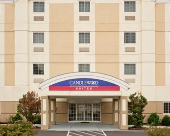 Candlewood Suites West Springfield - West Springfield - Building