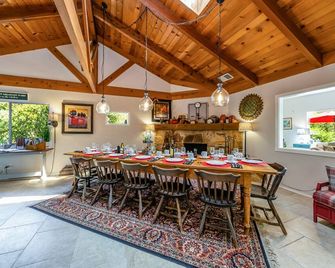 Sequoia River Dance ~Close to Park & on the River! - Three Rivers - Eetruimte