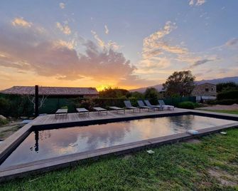 Maison 10 Couchages - Figari - Basen