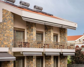 Royalty Suites Seaside - Nikiti - Gebouw