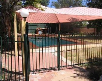 Townview Motel - Mount Isa - Pool