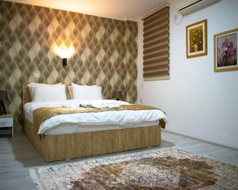 Hotel Old Alisa - Skopje - Bedroom