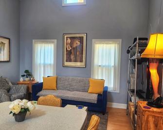 La piccola Italia di Cleveland #2 Family Run - Cleveland - Living room