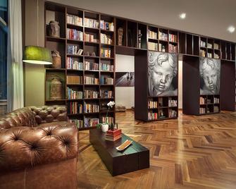 賽特斯酒店 - 麥德林 - 麥德林 - 休閒室