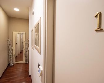 Casual Stay Cairoli - Regio de Calabria - Pasillo