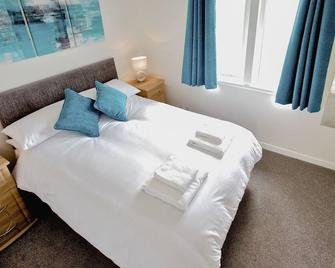 2 bedroom accommodation in Holm, near Kirkwall - Orkney - Bedroom