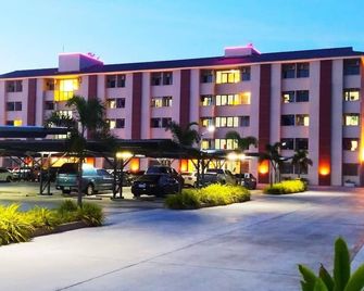 Penthouse Apartments - Nikhom Phatthana - Building