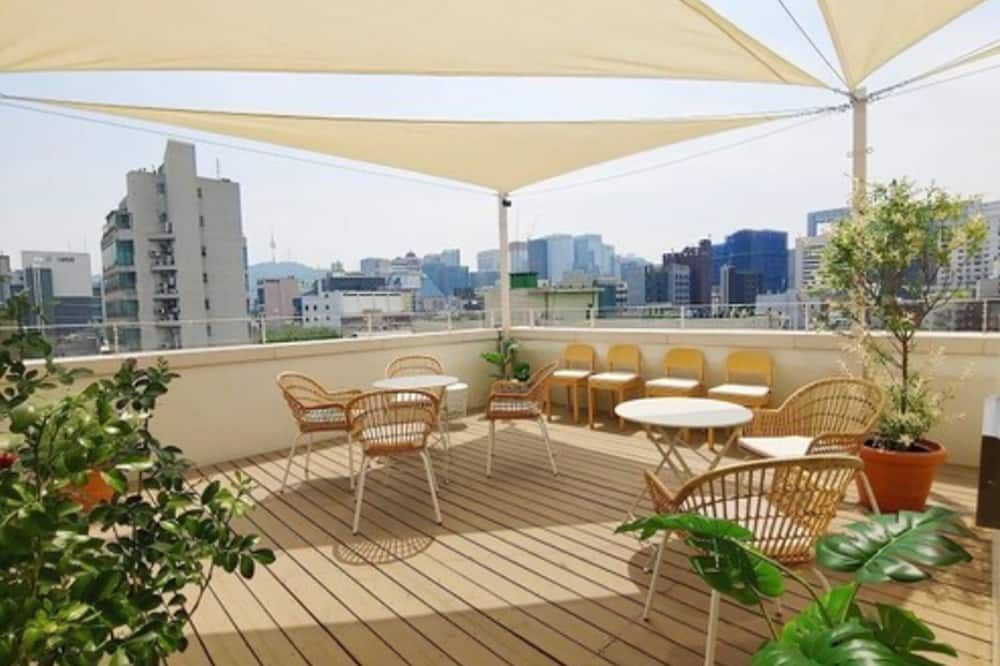 تونج تونج بيتي هوتل