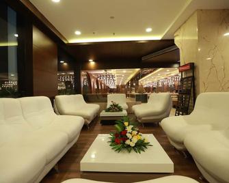 Hotel Park Elanza Chennai - Chennai - Lounge