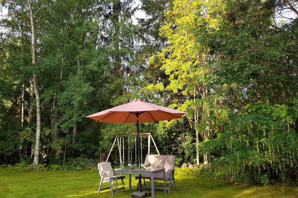 Lovely, Spacious Apartment With Free Par - Sandviken - Patio