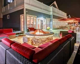 Homewood Suites by Hilton Bridgewater/Branchburg - Branchburg - Patio
