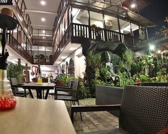 Hotel Sunray - กัณฏี - ลาน