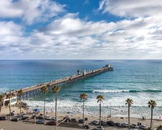 Blue Skies, Sandy Beaches And Much More! - Oceanside - Playa