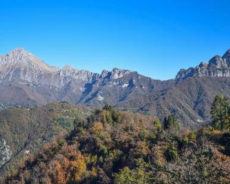 Pet Friendly Home In Farnocchia With Wifi - Pontestazzemese - Comedor